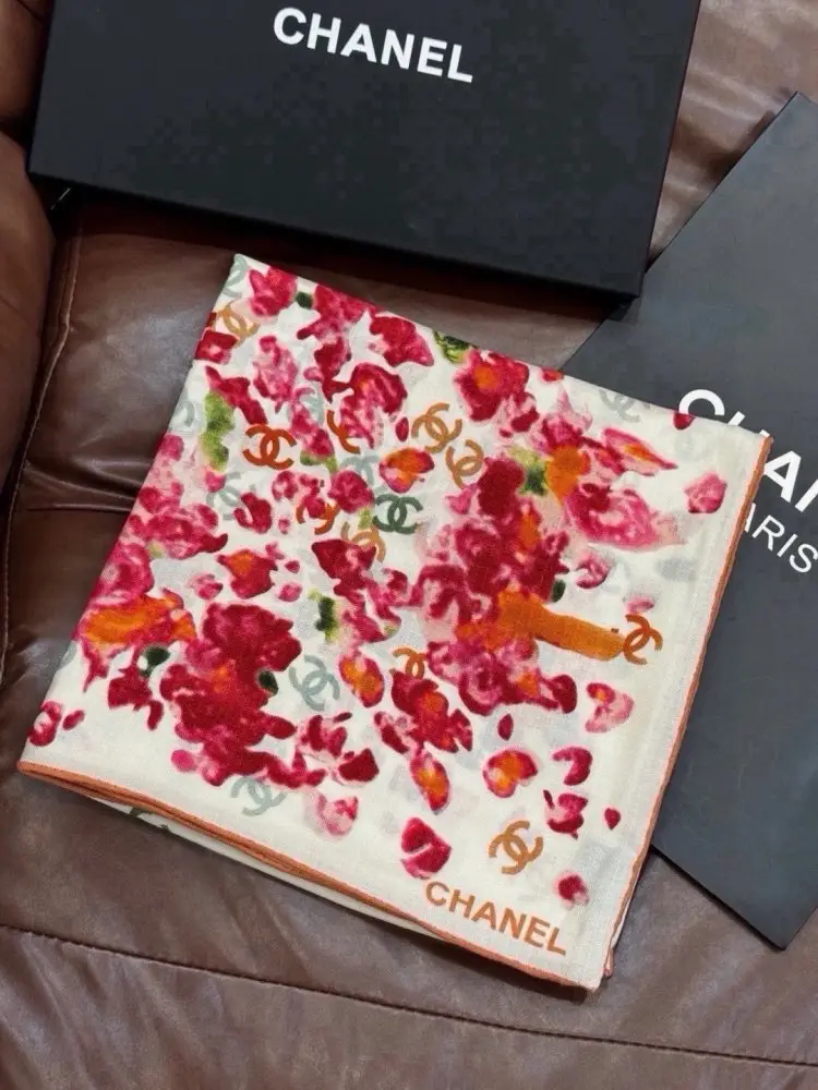 Chanel — Two-sided velvet shawl 135x135 cm