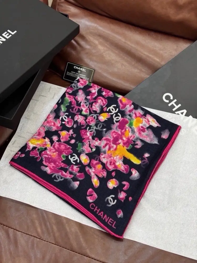 Chanel — Two-sided velvet shawl 135x135 cm