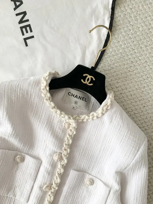 Chanel Белый твидовый жакет — Фото 3