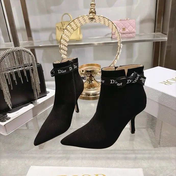 Chanel — Зимові ботильйони Dior J'Adior на підборах
