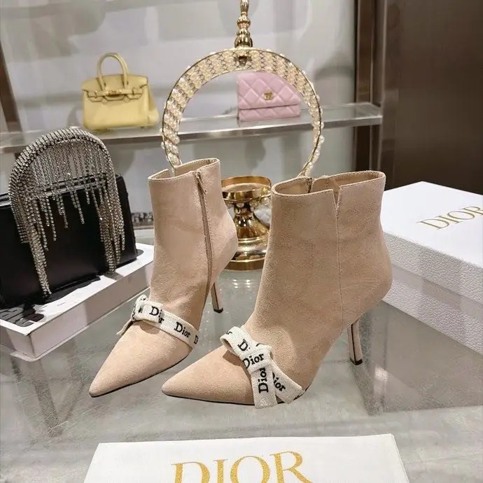 Chanel — Зимові ботильйони Dior J'Adior на підборах