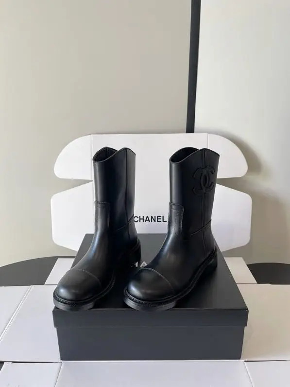 Chanel Женские ботинки челси с пряжками — Фото 4