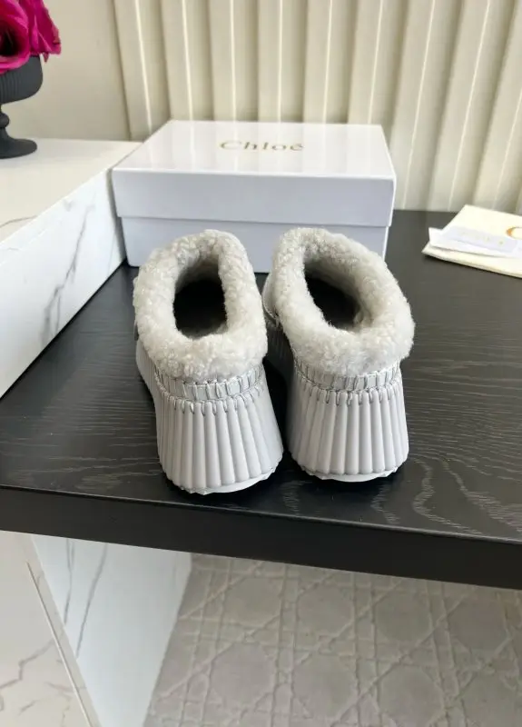 Chloe Ugg boots — Photo 5