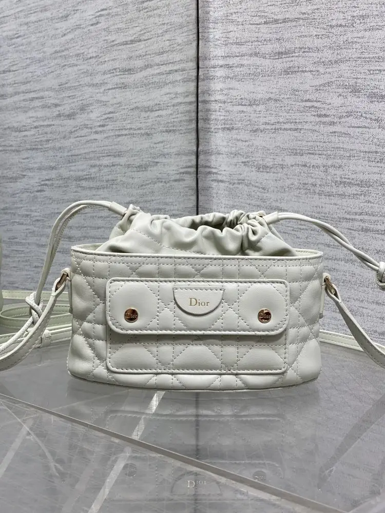 Christian Dior — Сумка відро 22 см шкіряна на зав'язках