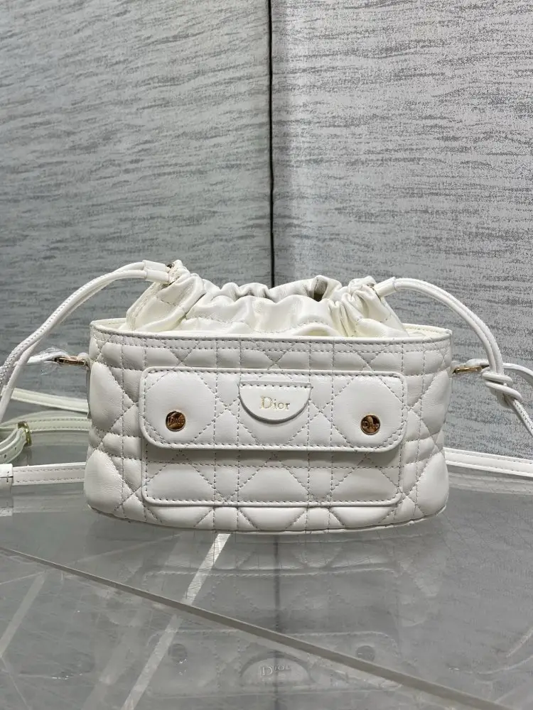 Christian Dior — Сумка відро 22 см шкіряна на зав'язках