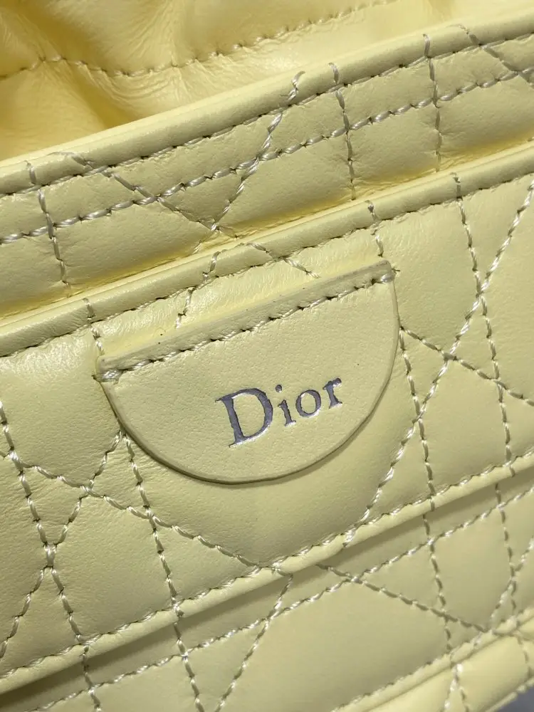 Christian Dior Сумка ведро 22 см кожаная на завязках — Фото 2