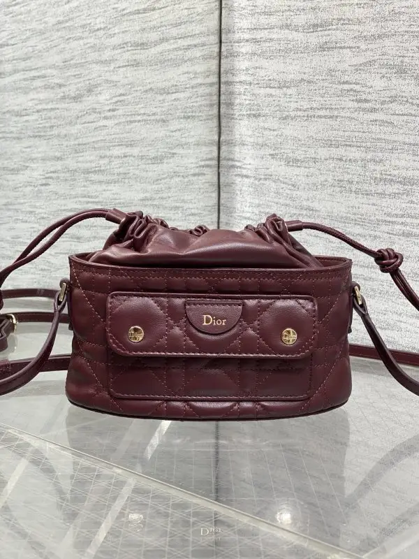 Christian Dior — Сумка-відро Caro Bucket 22 см шкіряна на зав'язках