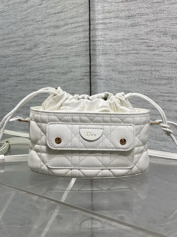 Christian Dior — Сумка-відро Caro Bucket 22 см шкіряна на зав'язках