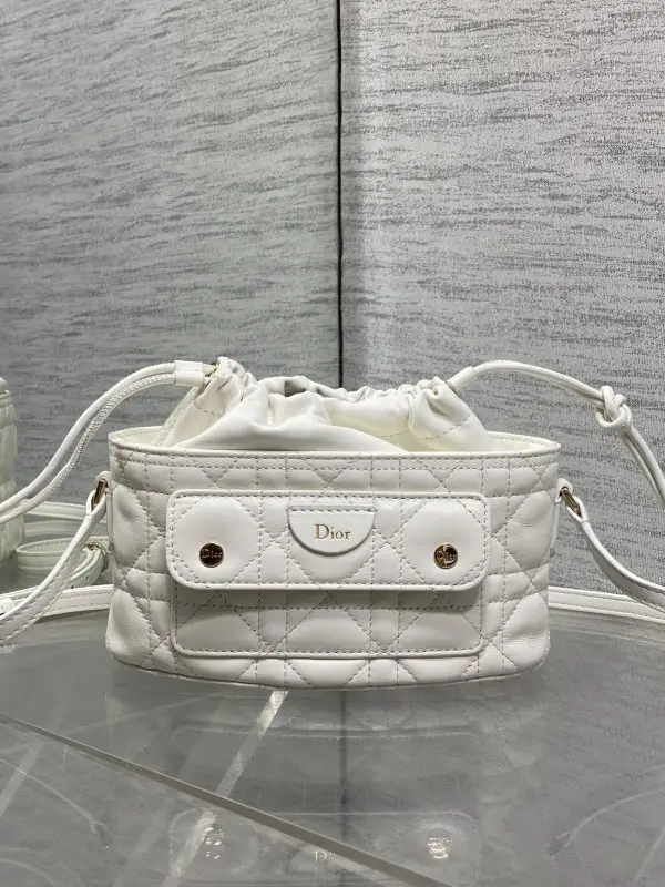 Christian Dior — Сумка-відро Caro Bucket 22 см шкіряна на зав'язках
