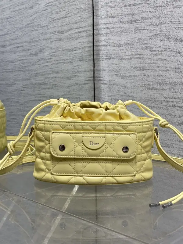 Christian Dior — Сумка-відро Caro Bucket 22 см шкіряна на зав'язках