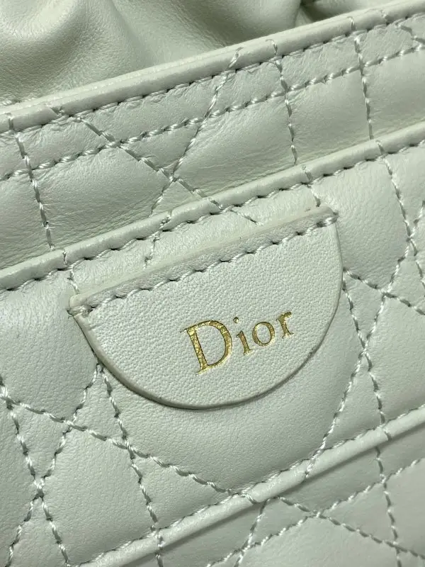 Christian Dior A bag-bucket Caro Bucket 22 cm leather on expositions — Photo 2