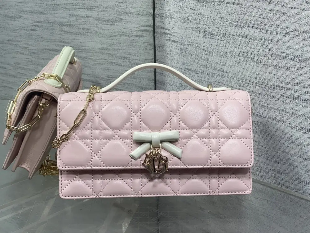 Christian Dior Сумка клатч Miss Dior 21 см з перловою ланцюжком і бантом — Фото 2