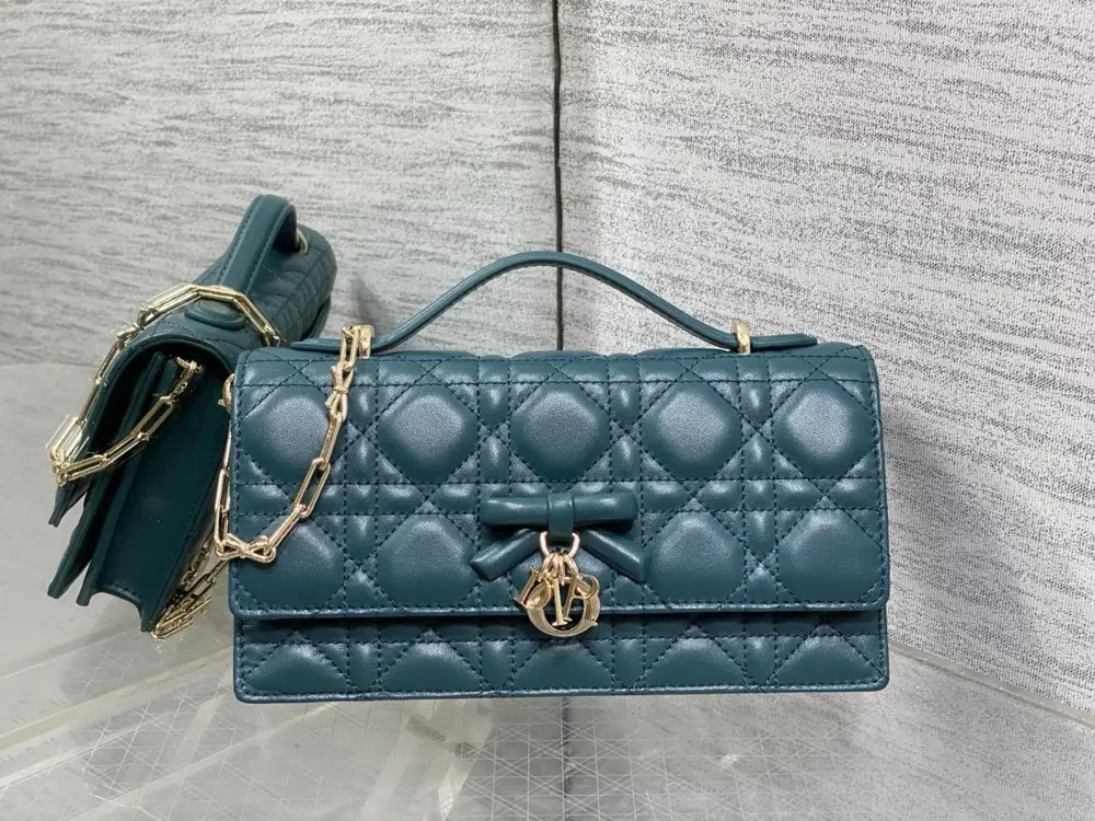 Christian Dior Сумка клатч Miss Dior 21 см з перловою ланцюжком і бантом — Фото 2