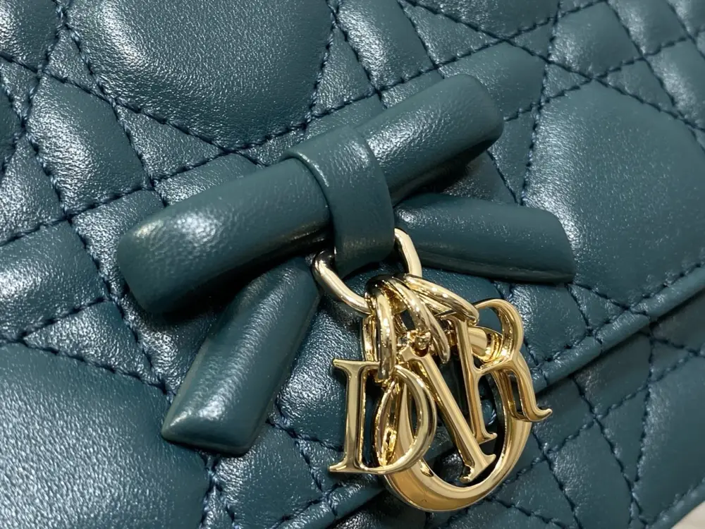Christian Dior Сумка клатч Miss Dior 21 см з перловою ланцюжком і бантом — Фото 3