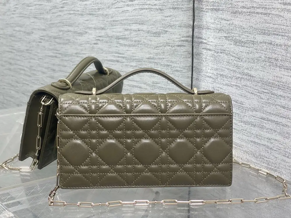 Christian Dior Сумка клатч Miss Dior 21 см з перловою ланцюжком і бантом — Фото 4