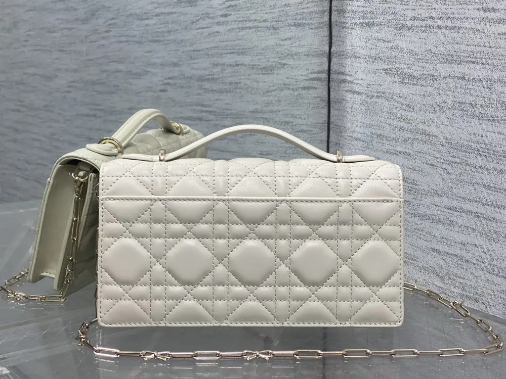 Christian Dior Сумка клатч Miss Dior 21 см з перловою ланцюжком і бантом — Фото 4