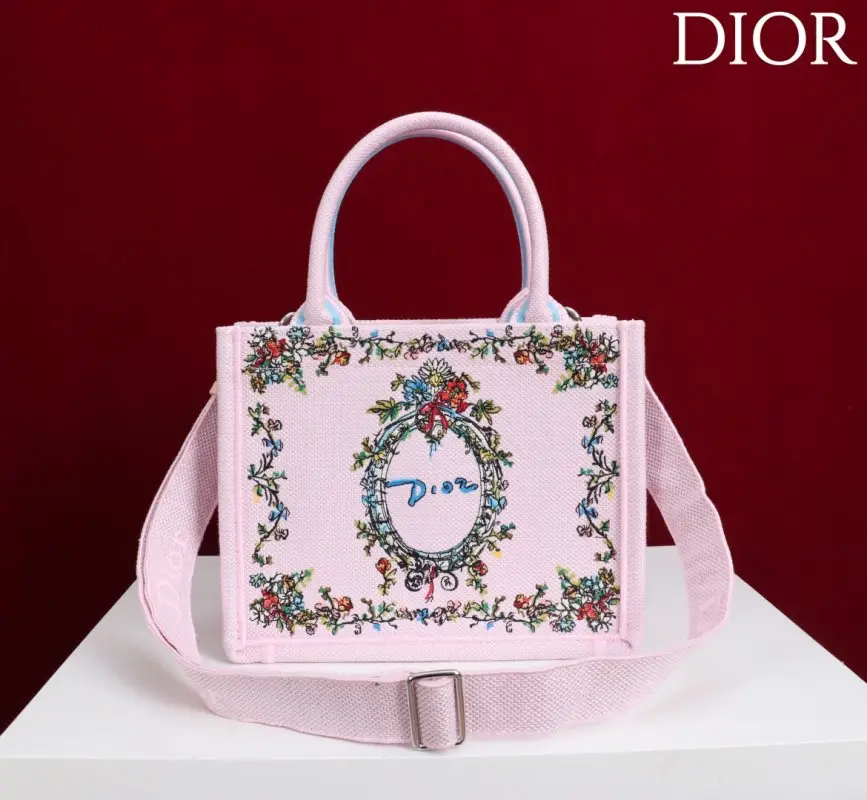Christian Dior — Сумка Dior Book Tote из коллекции Dioriviera 26 см