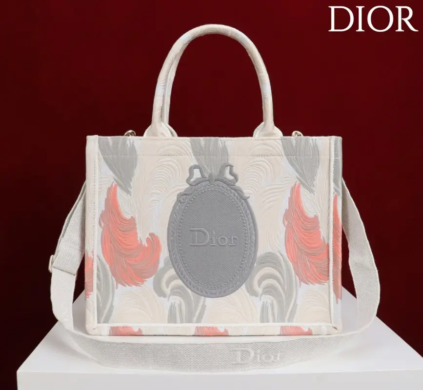 Christian Dior — Сумка Dior Book Tote з колекції Dioriviera