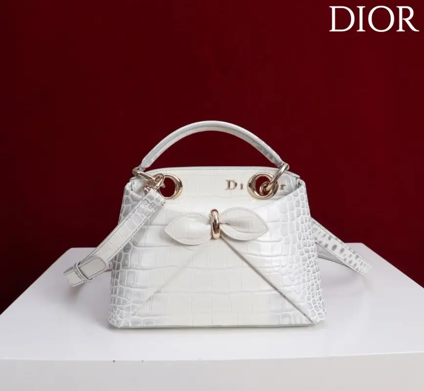 Christian Dior — Сумка Dior Cigale 21 см в шкірі крокодила