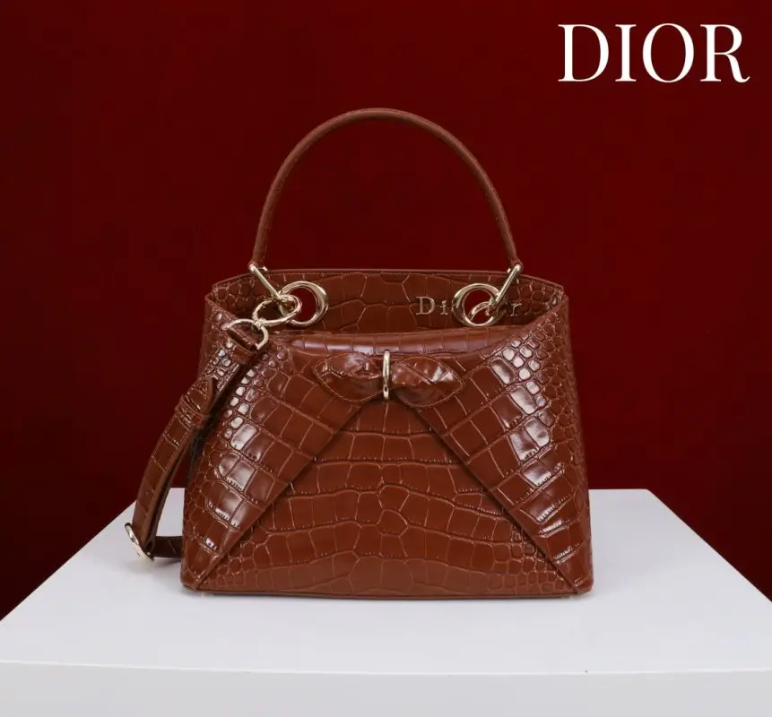 Christian Dior — Сумка Dior Cigale 28 см в коже крокодила