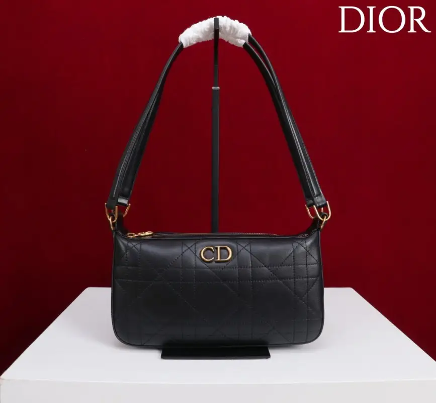 Christian Dior — Сумка Dior Miss Caro 19 см з м'якої шкіри