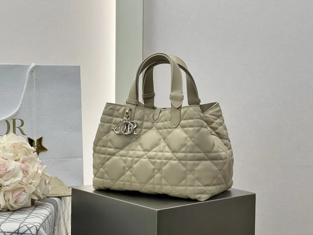 Christian Dior A bag Dior Toujours 28 cm of soft cow skin — Photo 2