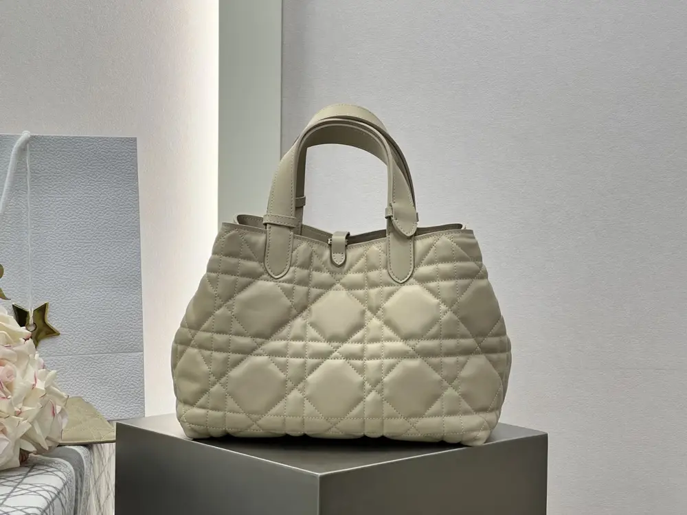 Christian Dior A bag Dior Toujours 28 cm of soft cow skin — Photo 3