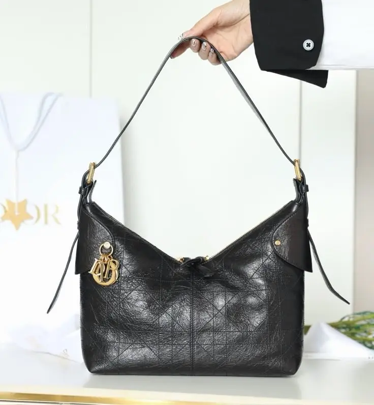 Christian Dior — A bag Flat Macrocannage Medium 28 cm at veal skin