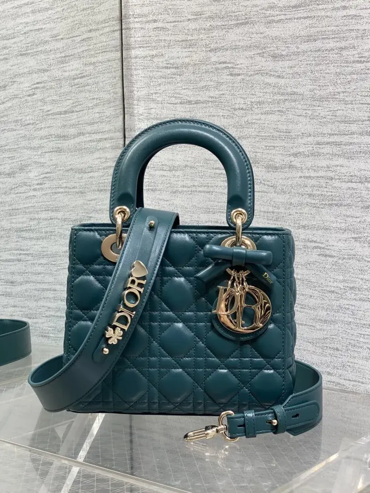 Christian Dior — Сумка Lady Dior 20 см
