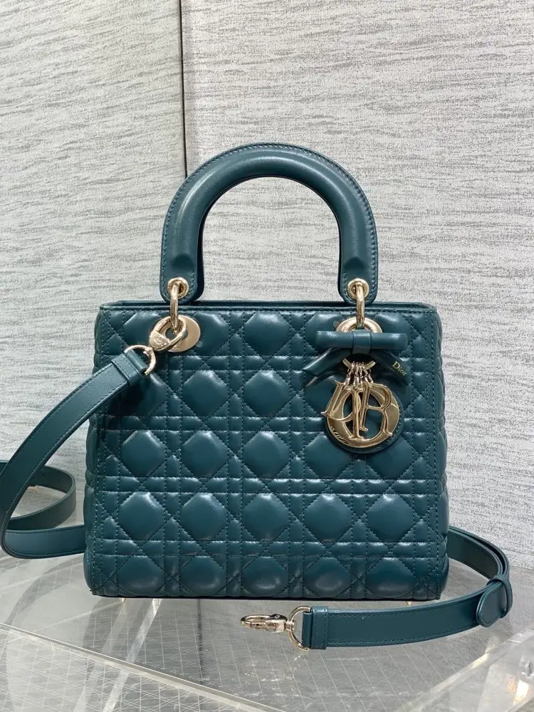 Christian Dior — Сумка Lady Dior 24 см