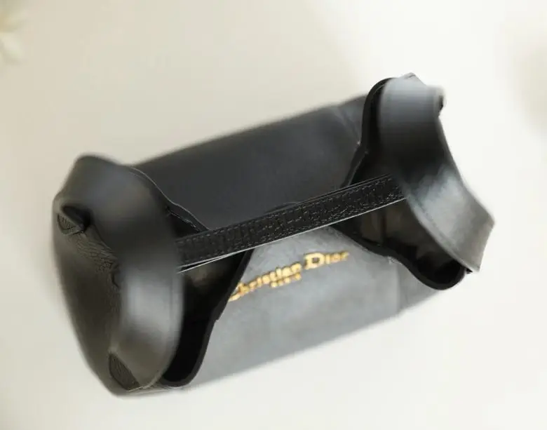 Christian Dior A bag Medium Signature Bucket 21 cm at veal skin — Photo 5