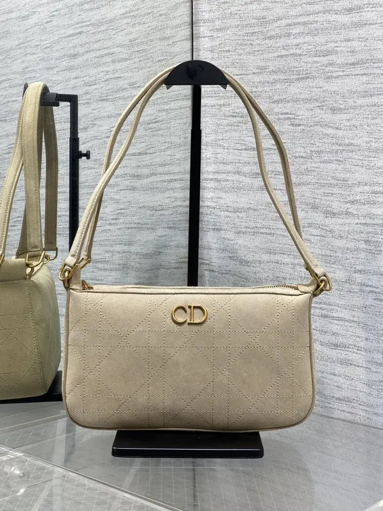 Christian Dior — Сумка Miss Caro Diorling 26 см