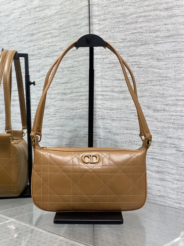 Christian Dior — Сумка Miss Caro Diorling 26 см