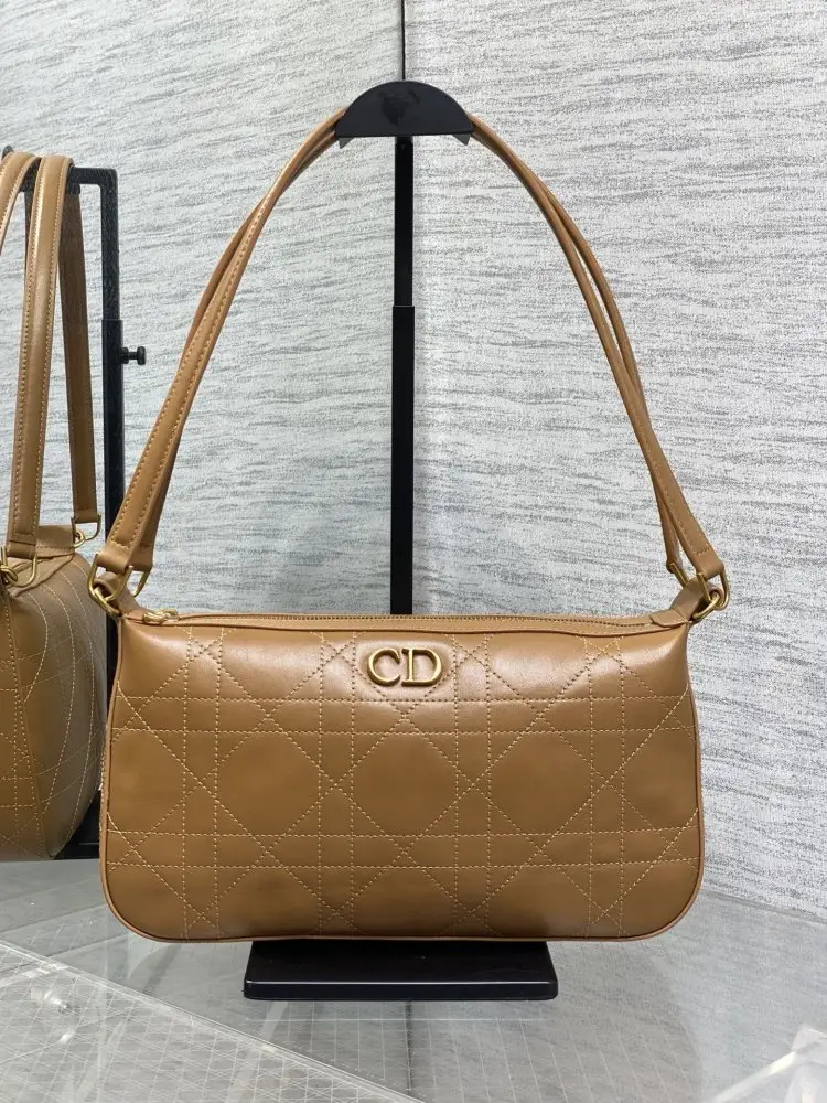 Christian Dior — Сумка Miss Caro Diorling 30 см