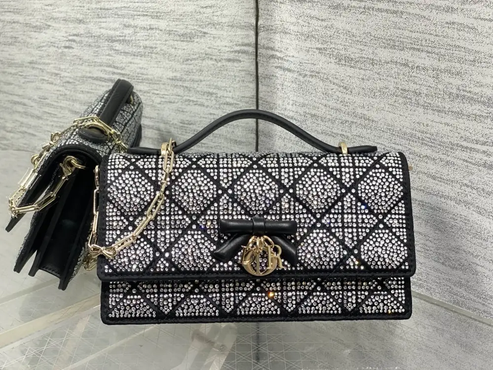 Christian Dior A bag Miss Dior 21 cm decorated кристалами — Photo 2