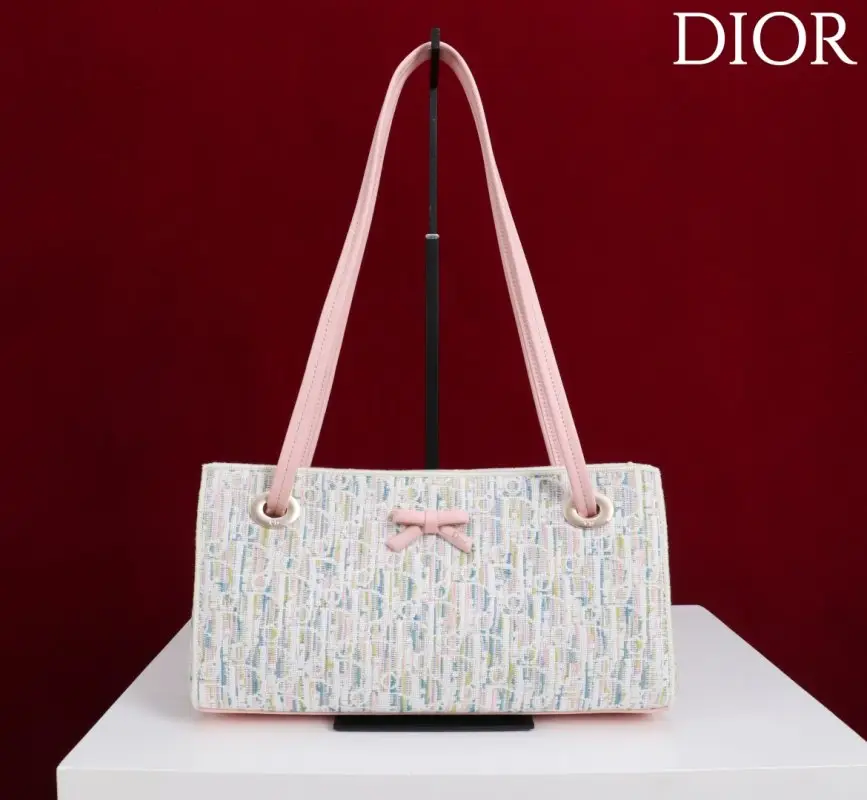 Christian Dior — A bag шоппер Dior Promenade 27 cm