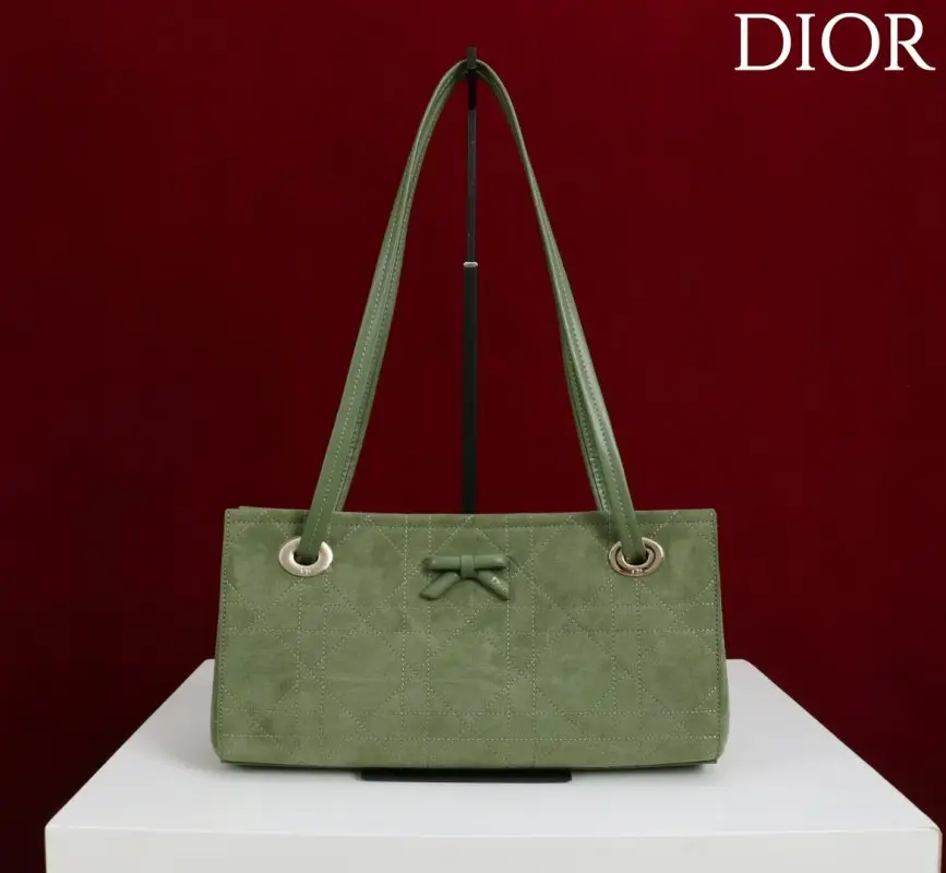 Christian Dior — A bag шоппер Dior Promenade 27 cm