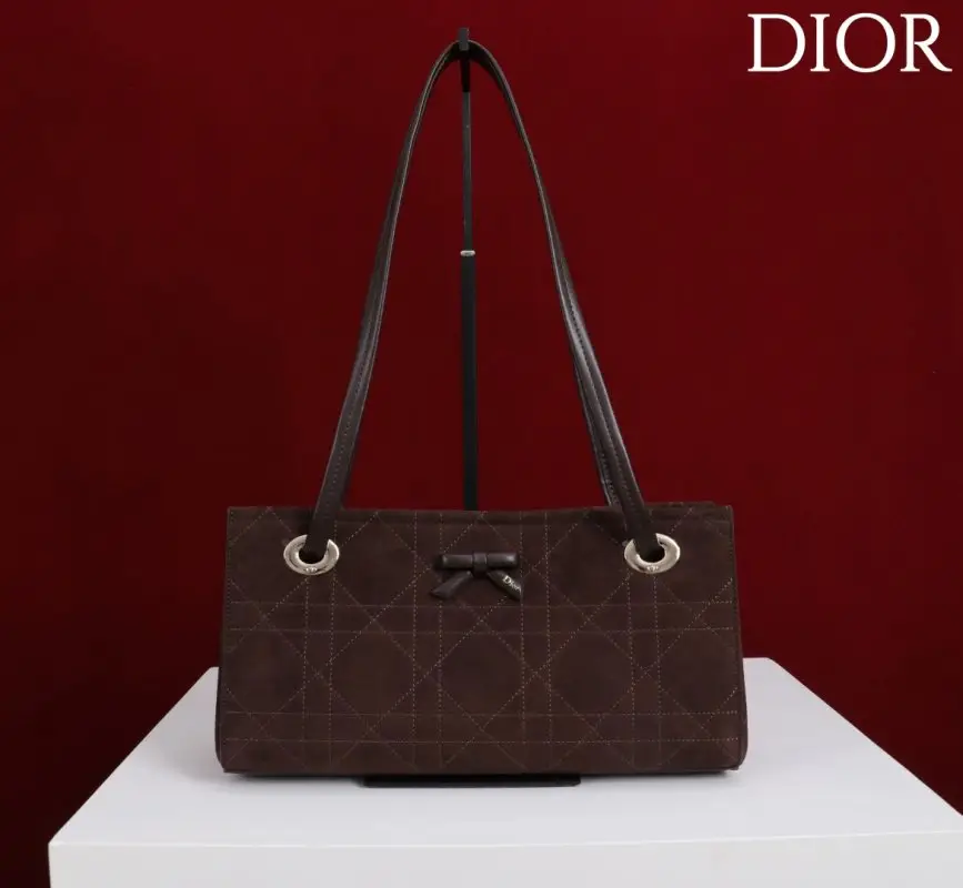 Christian Dior — A bag шоппер Dior Promenade 27 cm