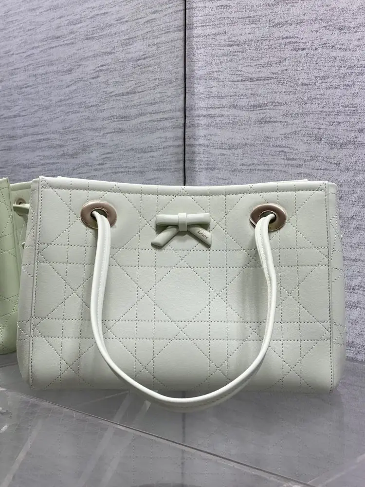 Christian Dior — A bag тоут 27 cm of veal skin