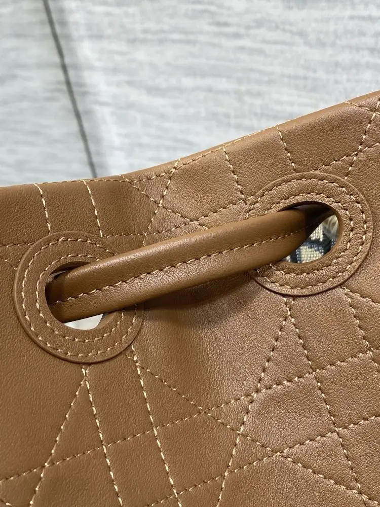 Christian Dior A bag тоут 27 cm of veal skin — Photo 4