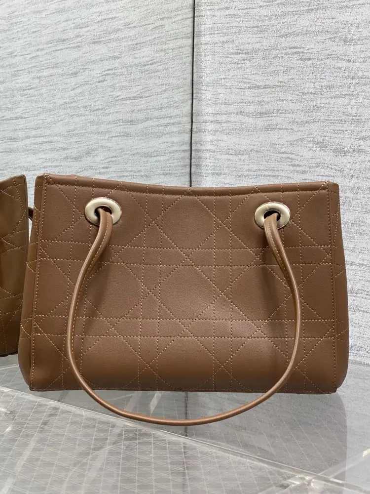 Christian Dior A bag тоут 27 cm of veal skin — Photo 5