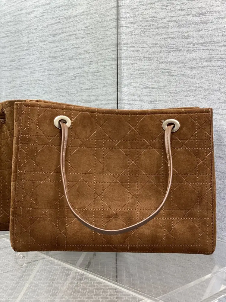 Christian Dior A bag тоут 37 cm of suede — Photo 4