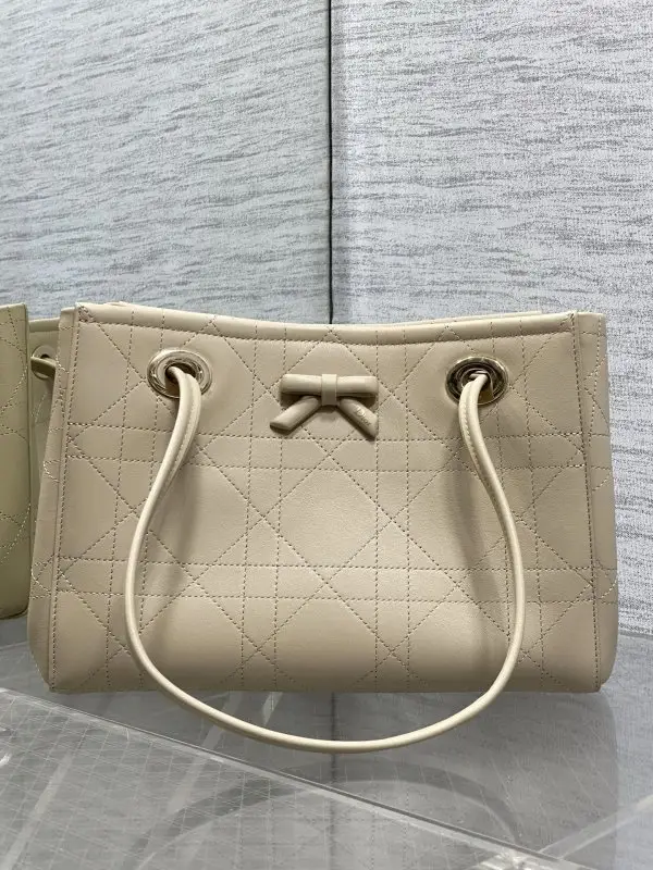 Christian Dior — Сумка тоут Dior Promenade 27 см