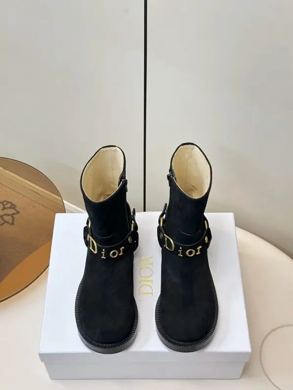 Christian Dior Ботильйони в британському стилі — Фото 2