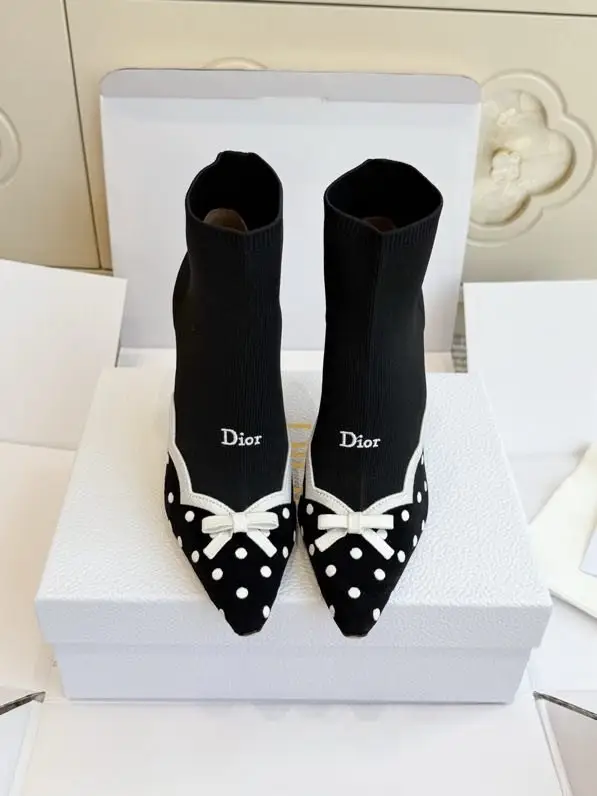 Christian Dior — Ботильйони в горошок Dior Romance