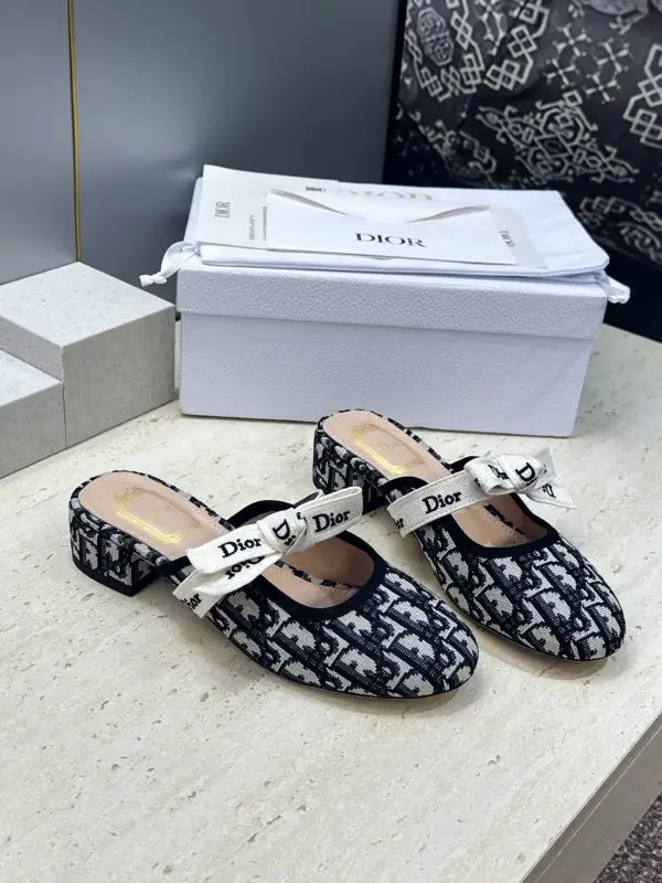 Christian Dior — Ballet shoes мюли from bow