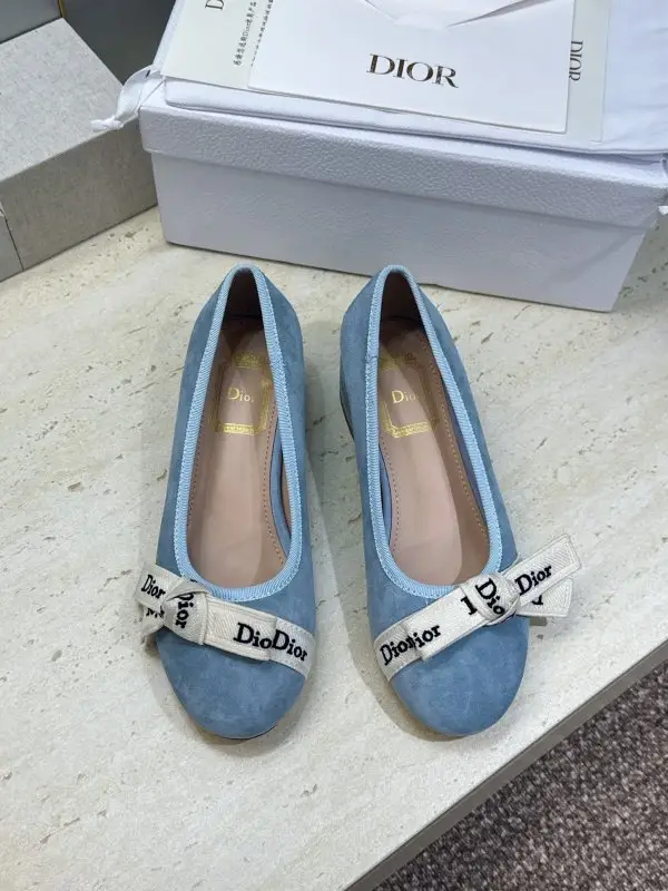 Christian Dior Ballet shoes on massive heel from bow — Photo 2