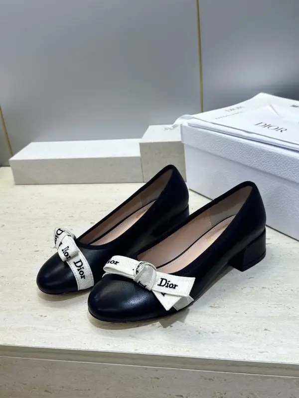 Christian Dior Балетки на массивном каблуке с бантом — Фото 3