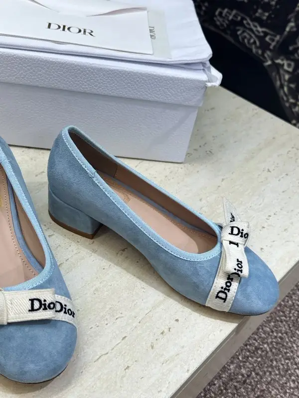 Christian Dior Ballet shoes on massive heel from bow — Photo 4