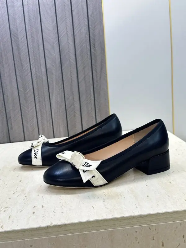 Christian Dior Балетки на массивном каблуке с бантом — Фото 5